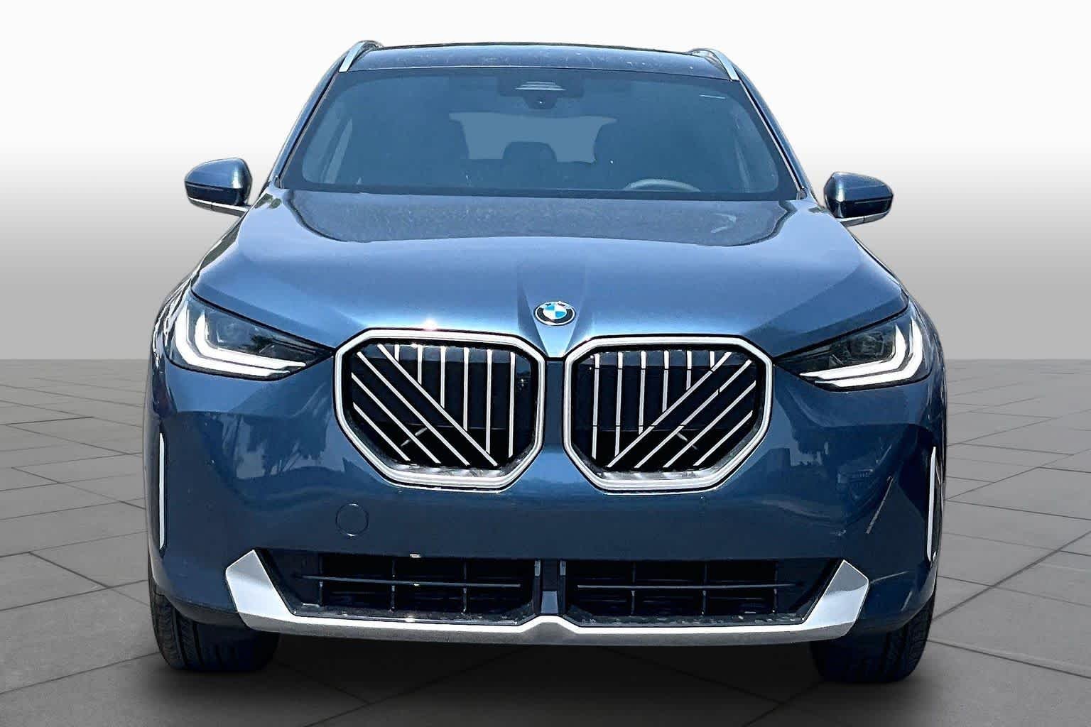 New 2026 Arctic Race Blue metallic BMW 30 xDrive image 3