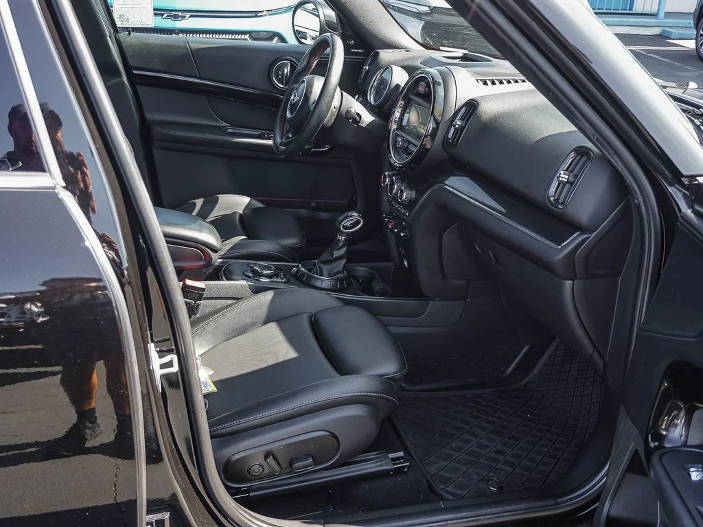 Used 2017 Black MINI Base image 12