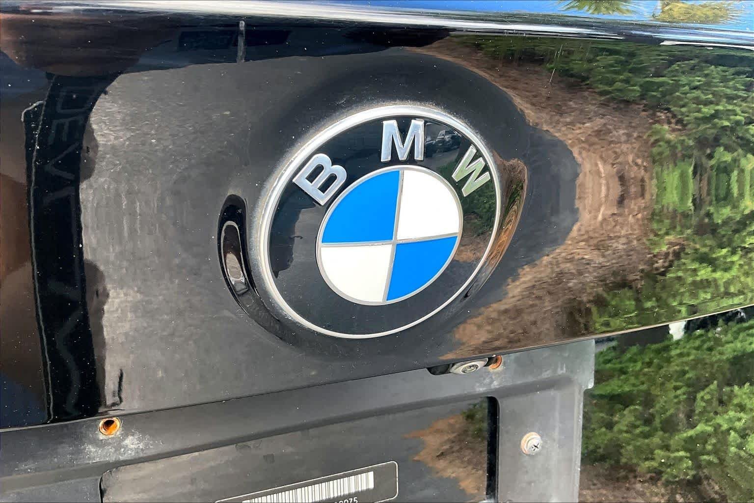 Used 2019 Jet Black BMW xDrive30i image 31