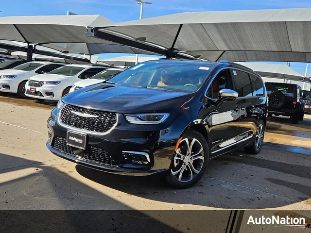 New 2026 Chrysler Pacifica Pinnacle Front Wheel Drive Mini-van Passenger