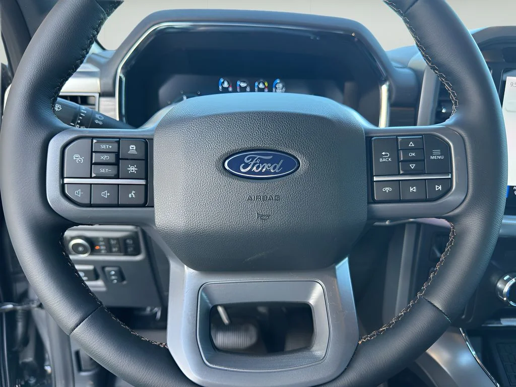 New 2025 Carbonized Gray Metallic Ford LARIAT image 4