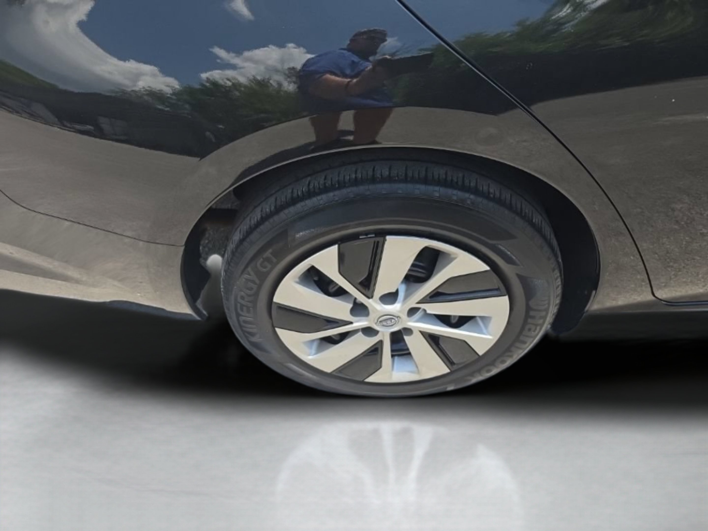 Used 2023 Black Nissan S FWD image 32