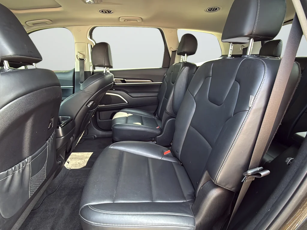 Certified Used 2025 Green Kia S image 26