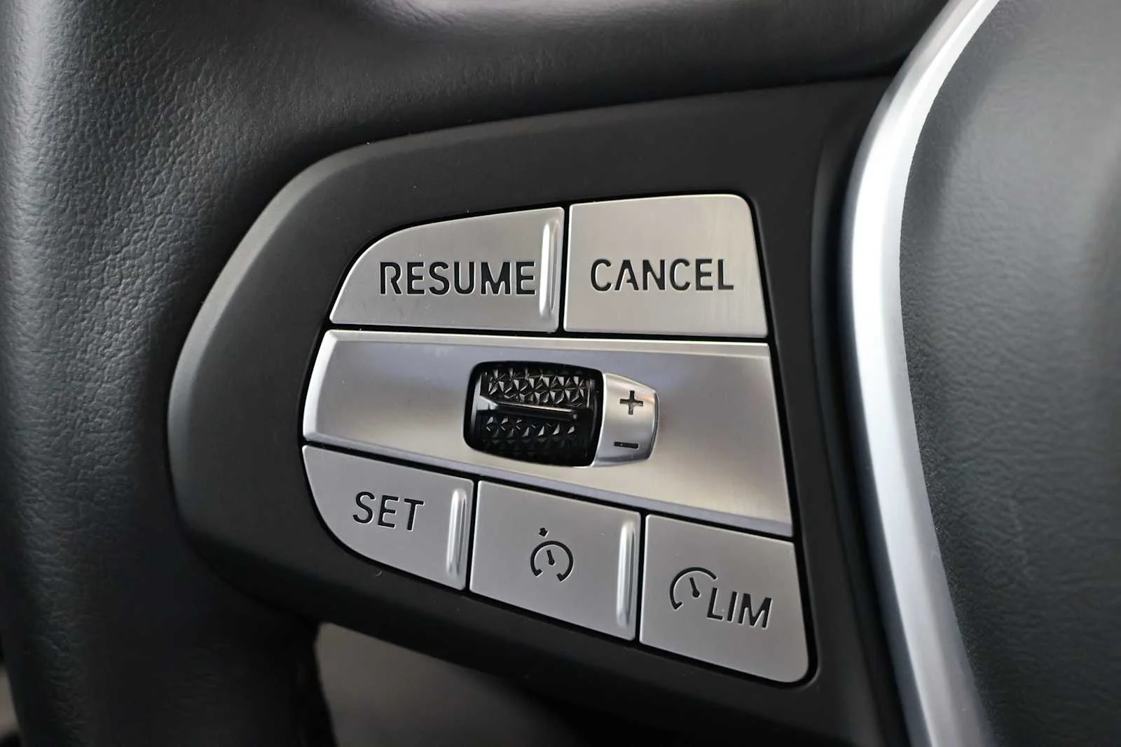 Certified Used 2025 Phytonic Blue Metallic BMW xDrive30i image 19
