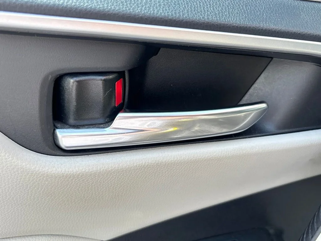 Used 2019 Gray Toyota XLE image 8