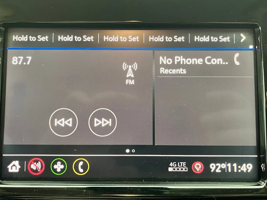 Used 2022 White Buick Preferred image 5