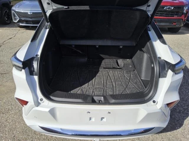 Certified Used 2026 White Buick Avenir image 9