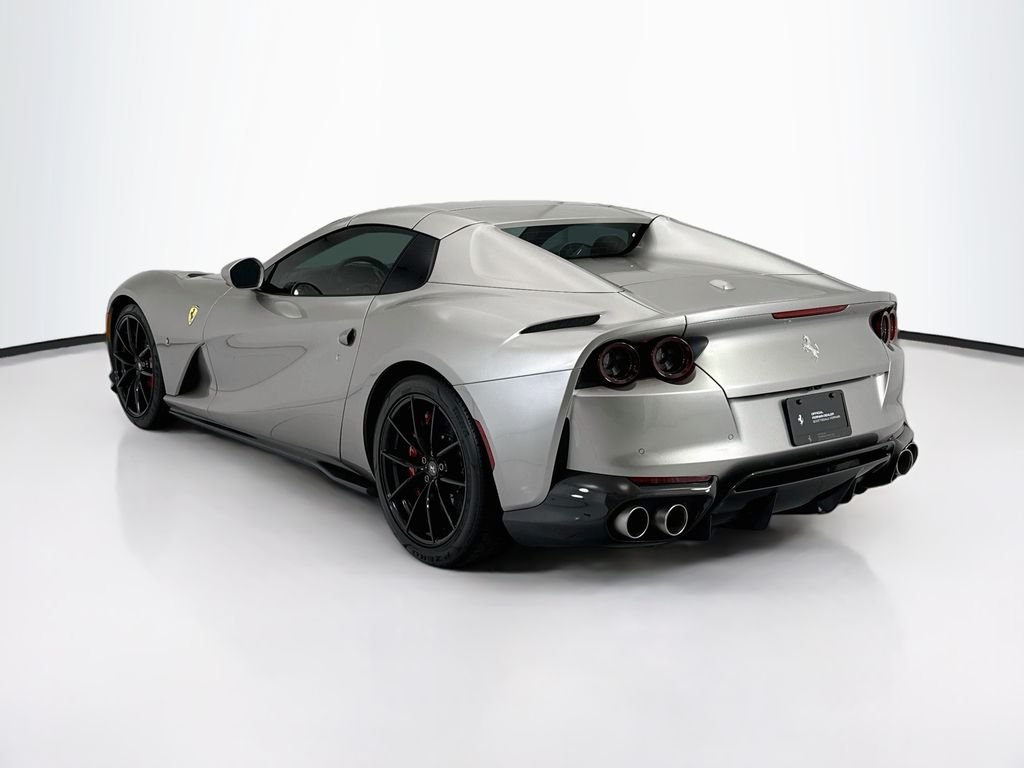 Used 2022  Ferrari Base image 15