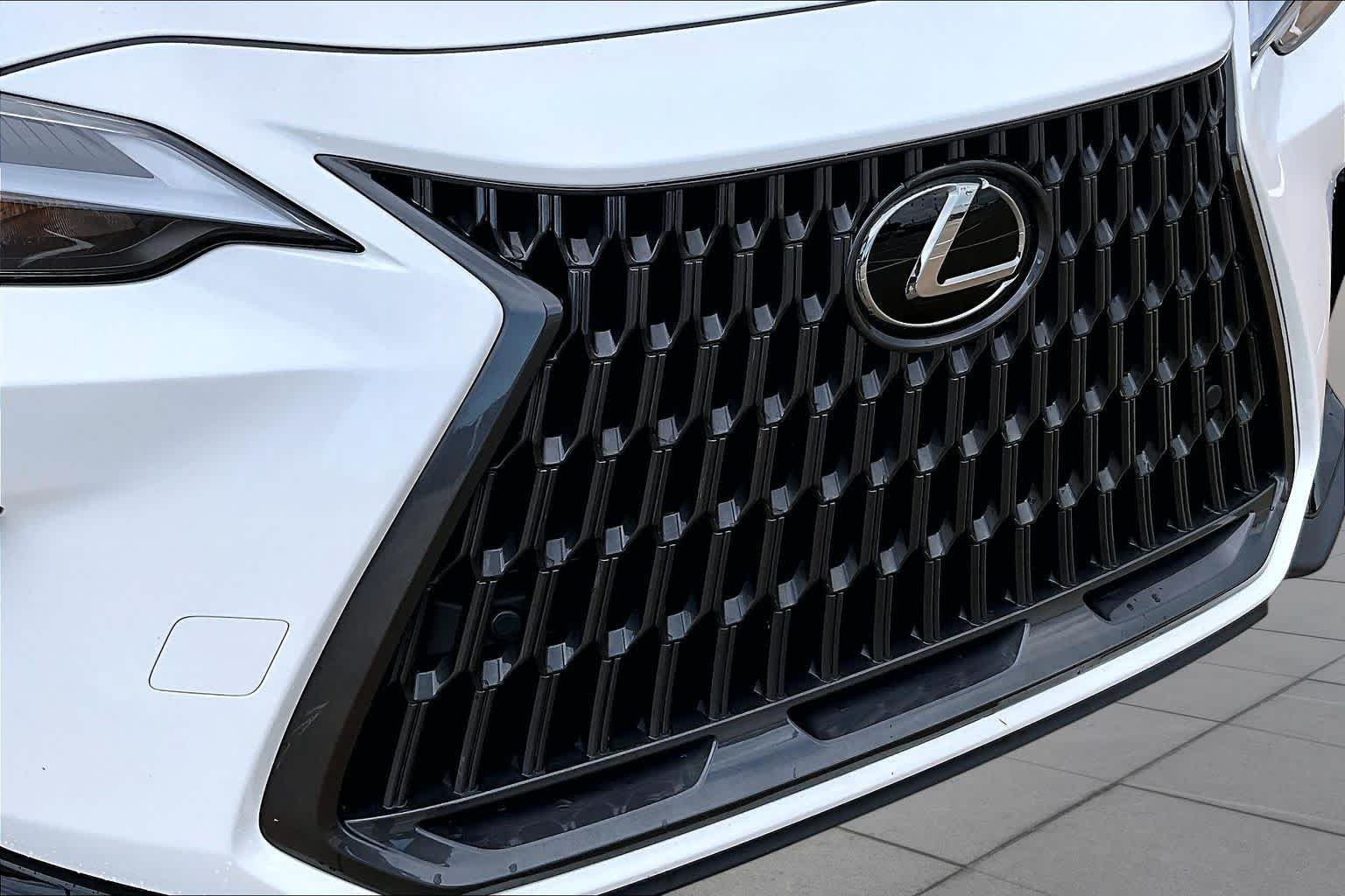 Used 2026 Ultra White Lexus Premium image 30
