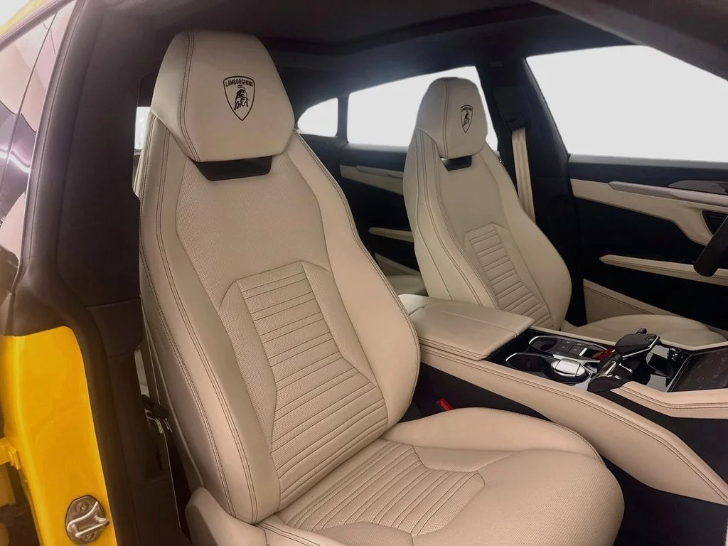 Used 2026 Giallo Auge Metallic Lamborghini SE image 30