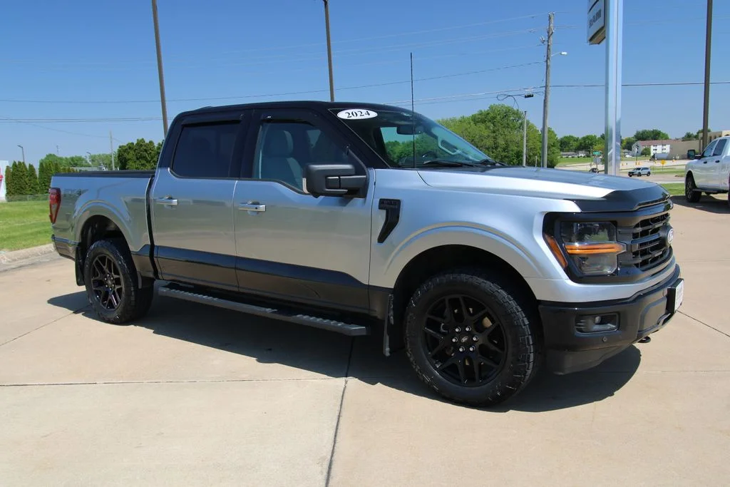 Used 2024  Ford XLT image 3