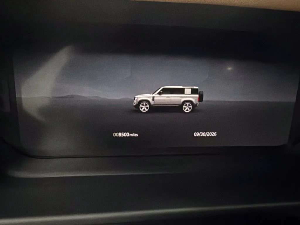 Used 2025 Silver Land Rover X-Dynamic SE image 15