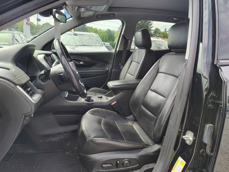 Used 2020 Black GMC SLT image 9