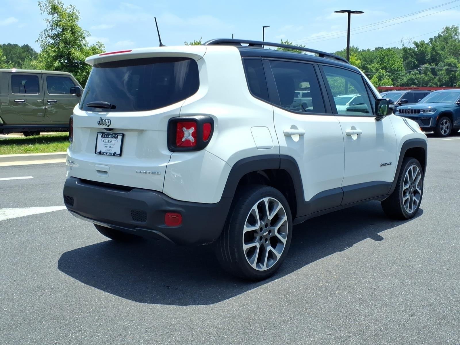 Used 2022 Alpine White Clearcoat Jeep Limited image 2