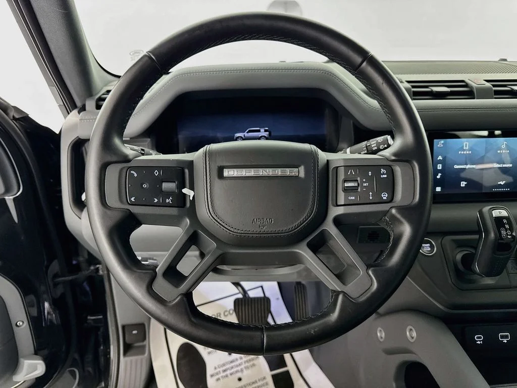 Used 2024 Black Land Rover X-Dynamic SE image 11