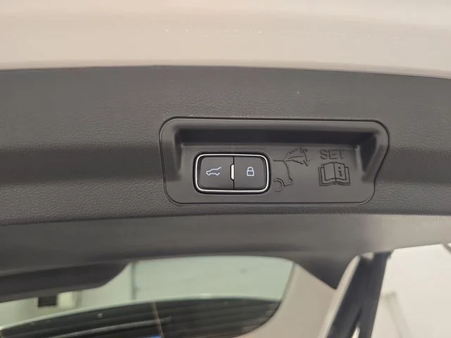 New 2026 Star White Metallic Tri-Coat Ford Active image 18