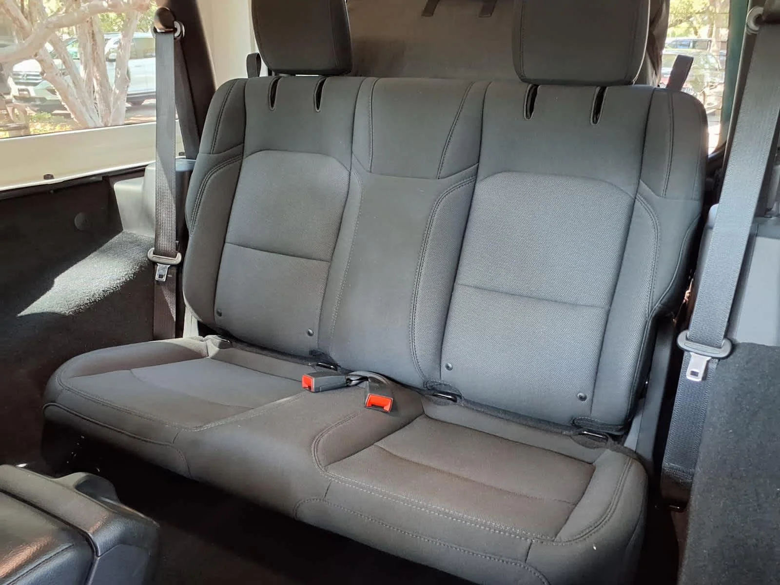 Used 2019  Jeep Sport S image 24