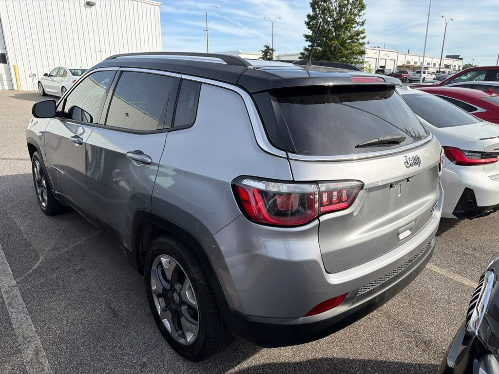 Used 2019 Silver Jeep Limited image 4