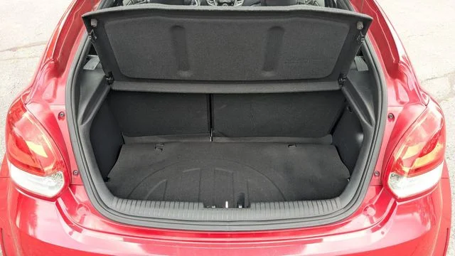 2015 Hyundai Veloster Base - Photo 26