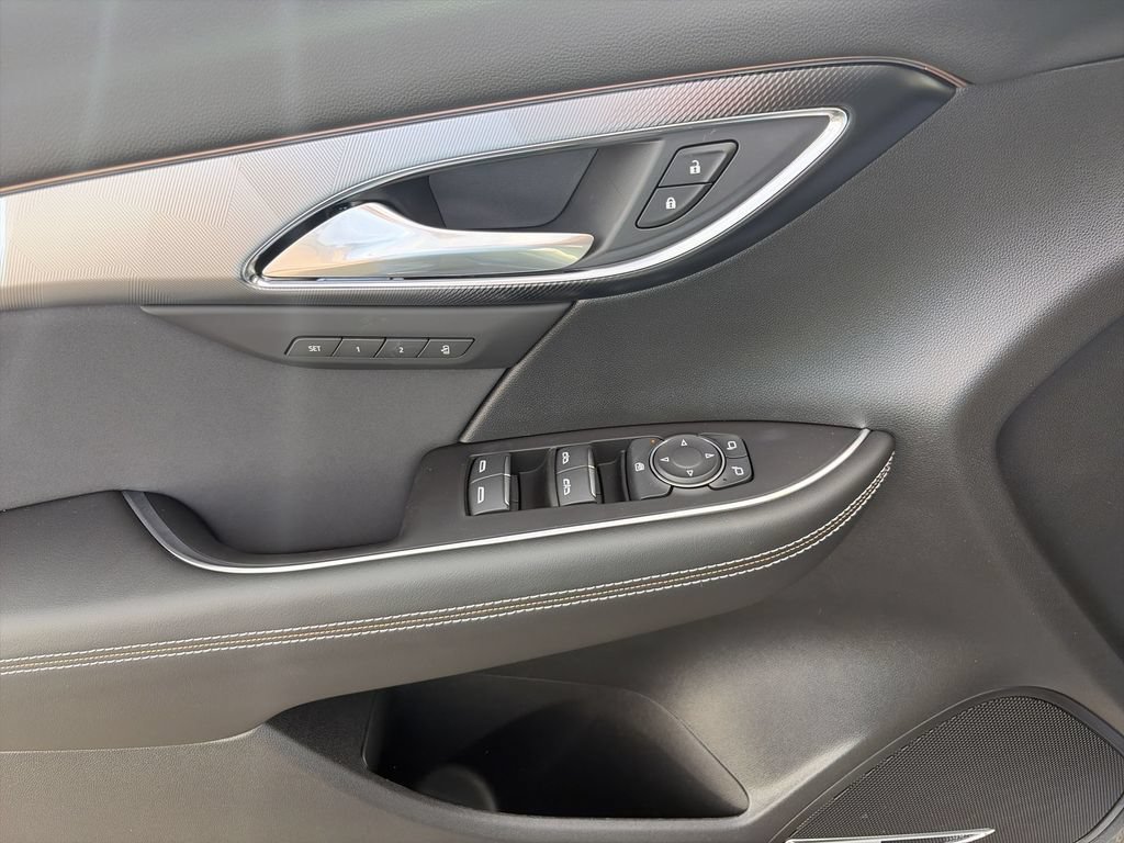 New 2026 Iridescent White Tricoat Buick Sport Touring image 19