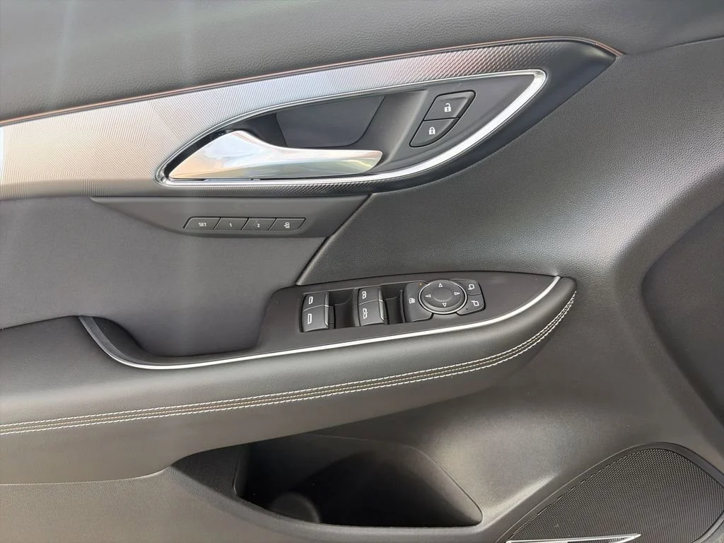 New 2026 Iridescent White Tricoat Buick Sport Touring image 19