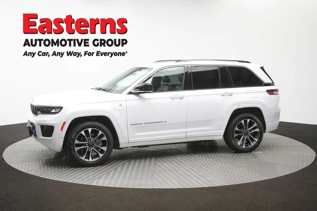Used 2022 White Jeep Overland 4xe image 62