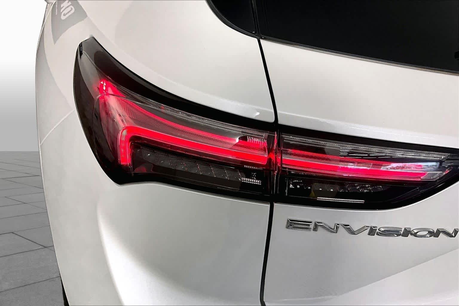 Used 2023 White Frost Tricoat Buick Avenir image 28