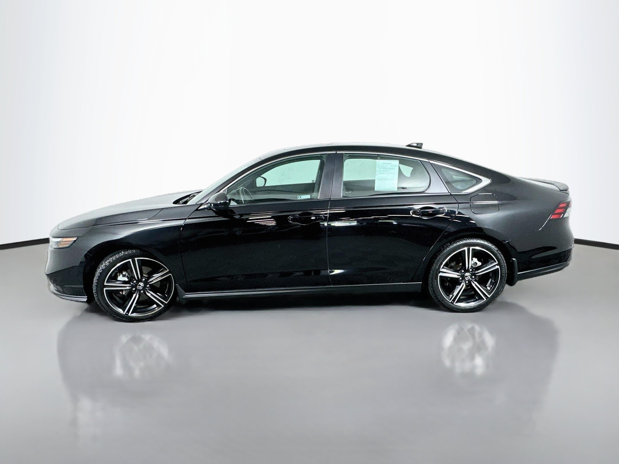 Used 2024  Honda Sport image 4
