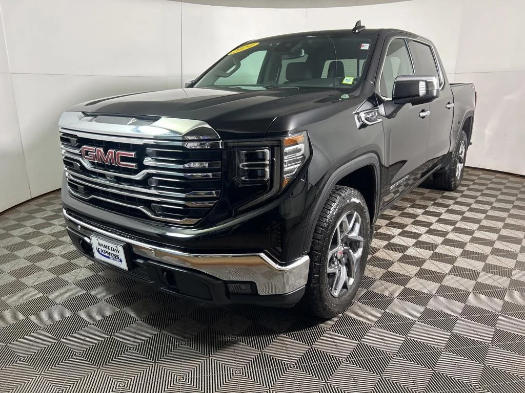 Used 2024 Onyx Black GMC SLT image 13