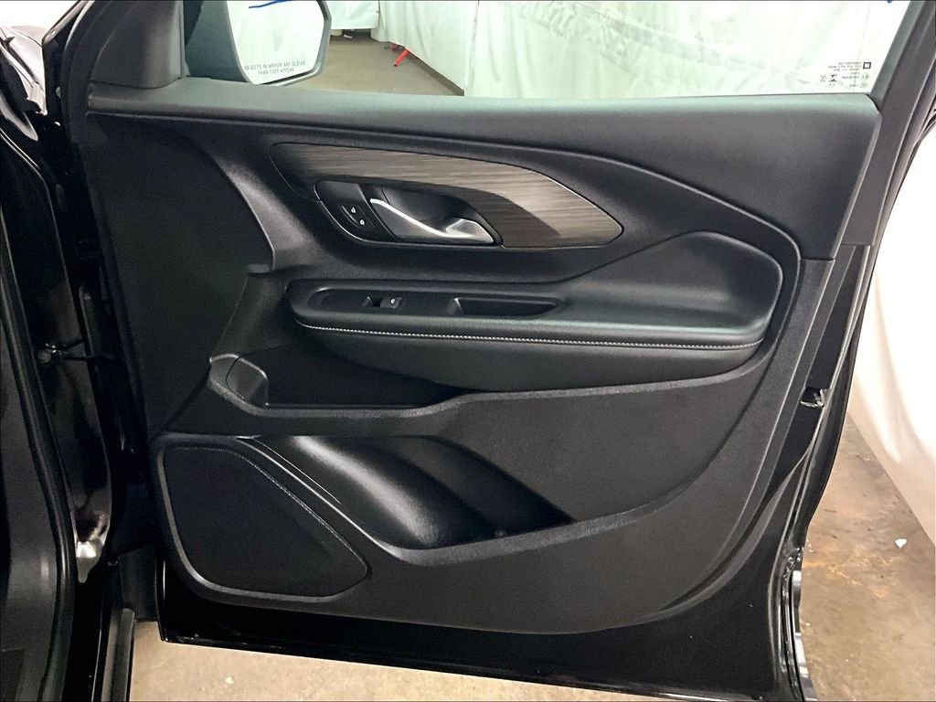 Used 2024 Black GMC SLT image 12
