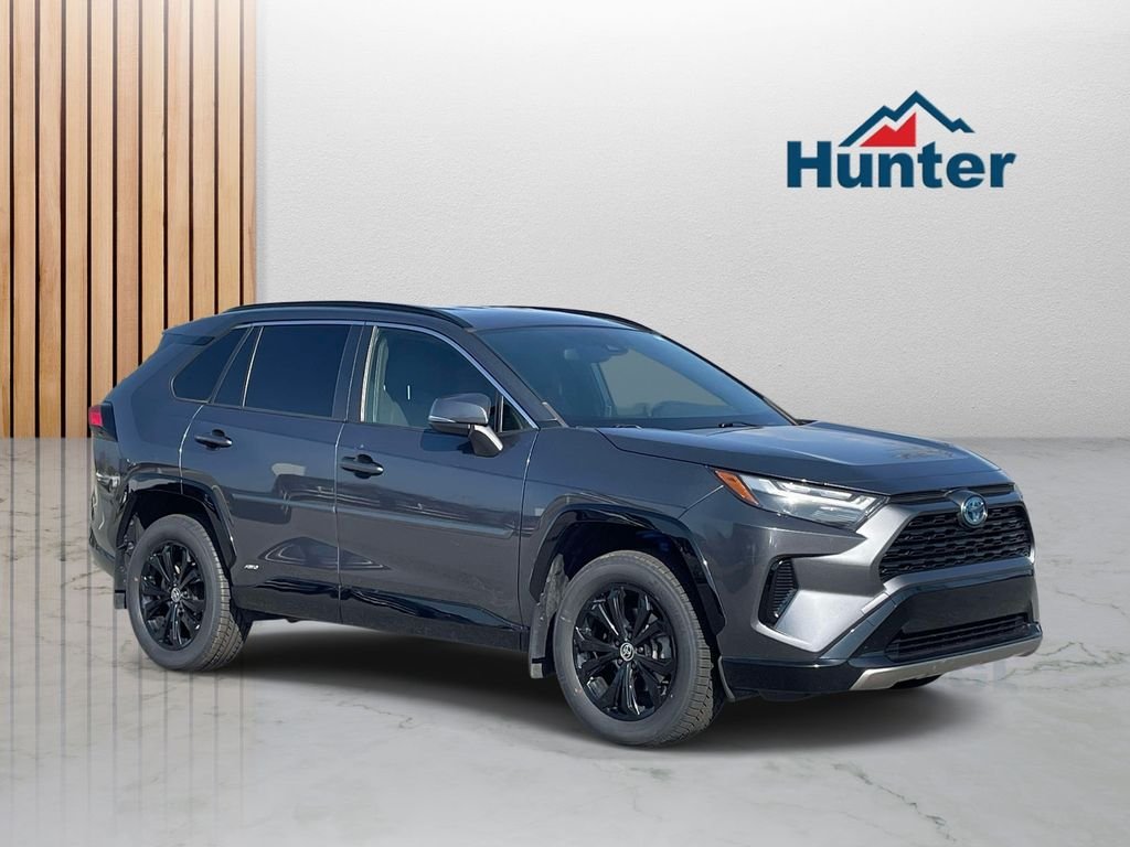 2022 Toyota RAV4 SE