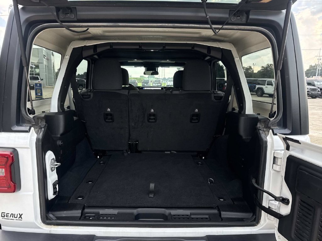 Used 2025 White Jeep Rubicon image 15