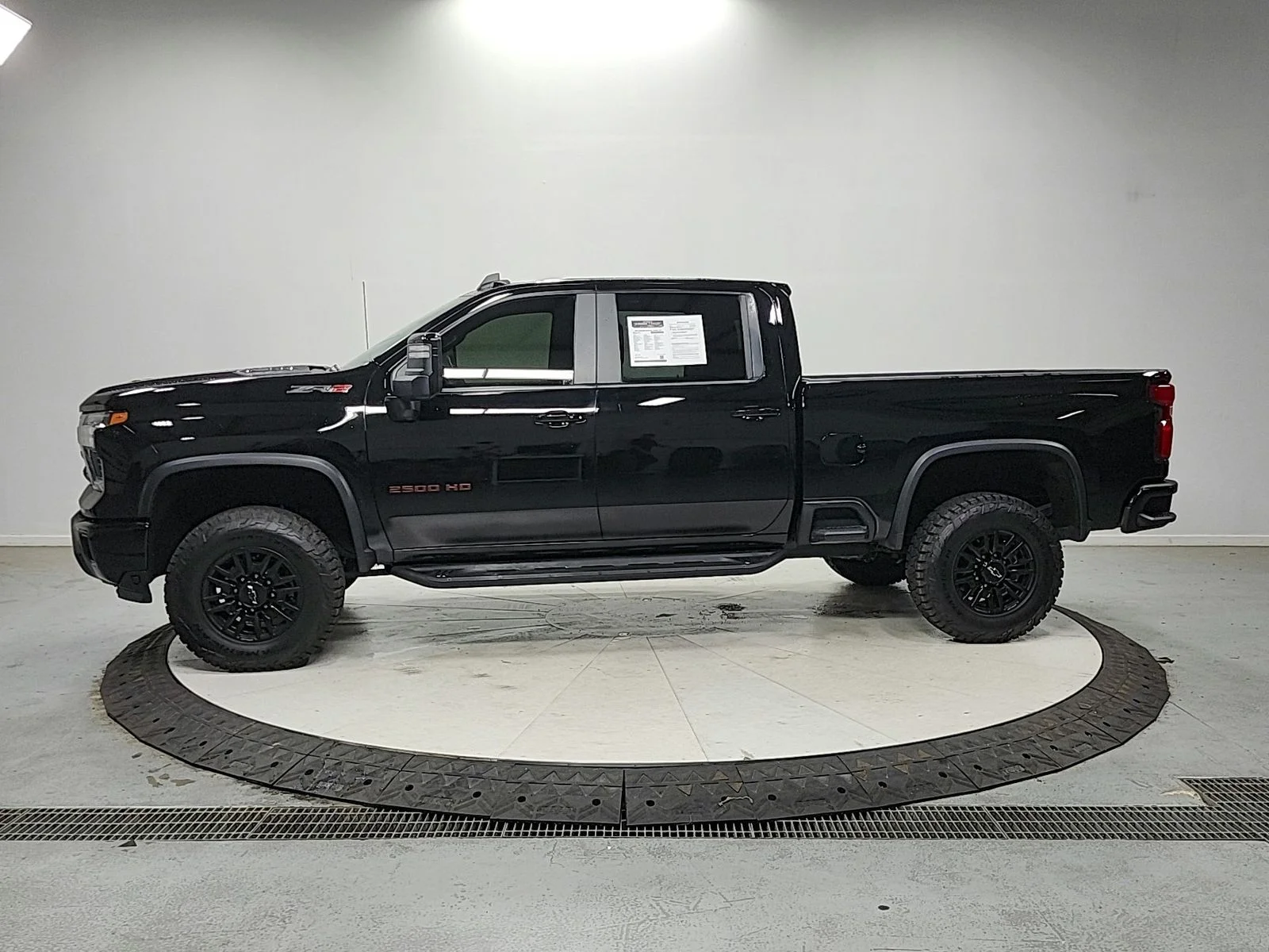Used 2024 Black Chevrolet ZR2 image 4