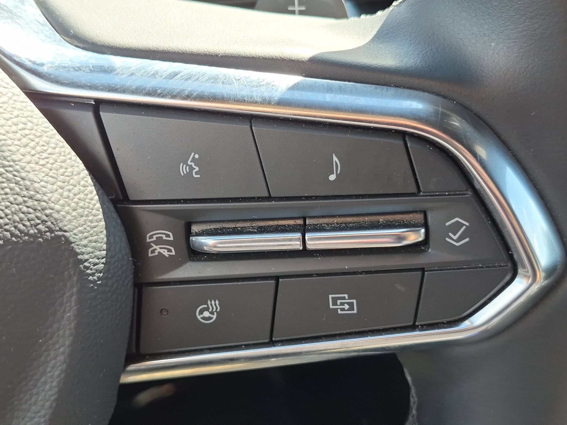 Used 2026 Mosaic Black Metallic Chevrolet AWD LT image 18