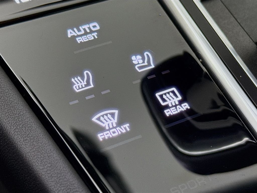 Used 2023 White Porsche Platinum Edition image 22