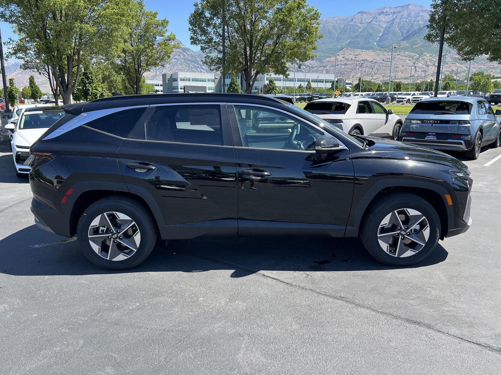New 2026 Phantom Black Hyundai SEL Premium image 6