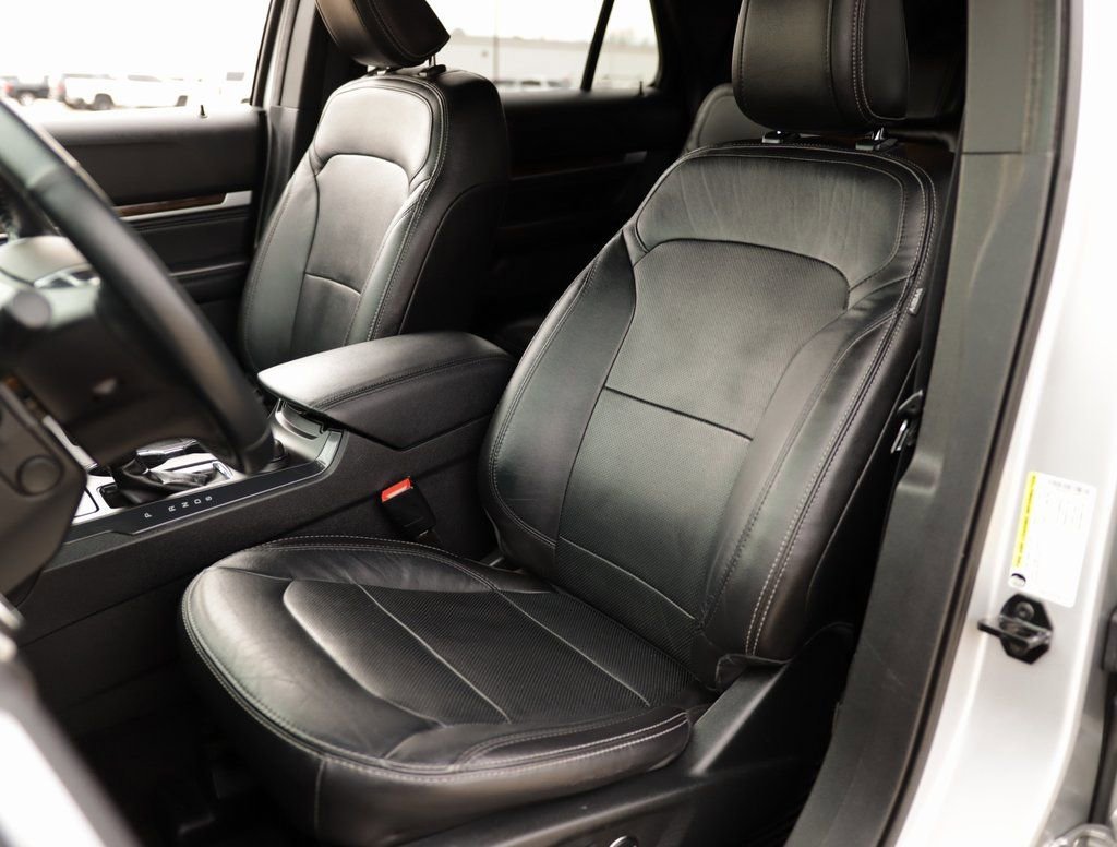 Used 2018 Silver Ford Limited image 21