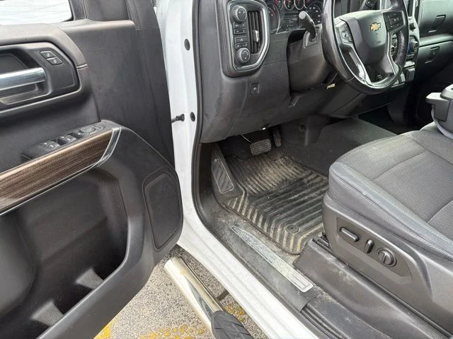 Used 2019 Summit White Chevrolet LT image 14