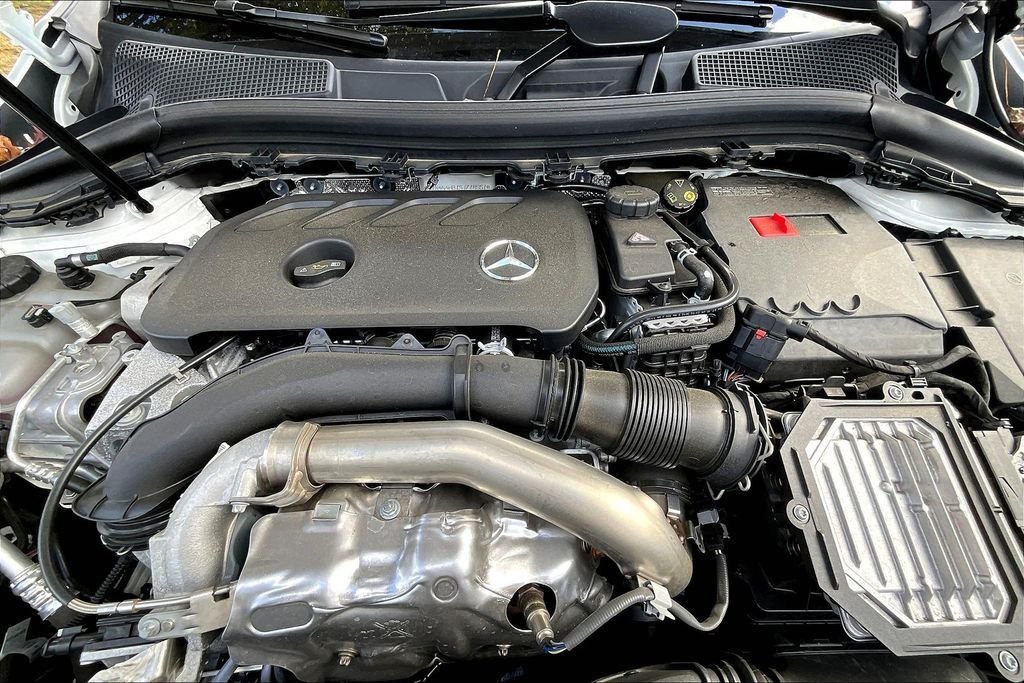 Certified Used 2025 White Mercedes-Benz GLA 250 image 9