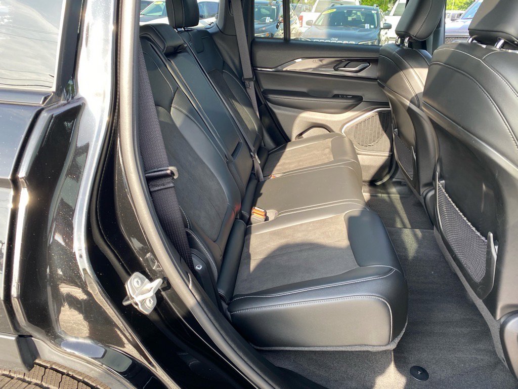 2022 Jeep Grand Cherokee Altitude - Photo 25