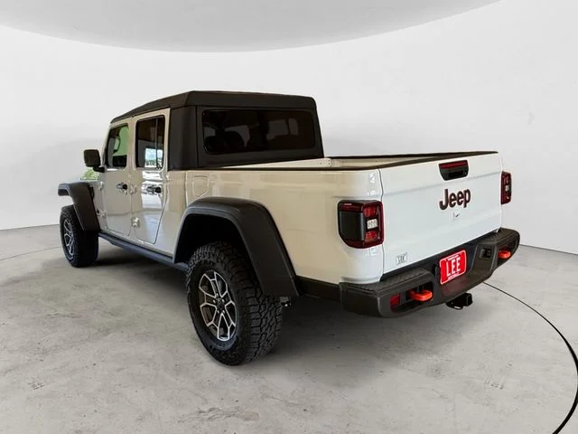 New 2026 White Jeep Mojave image 3