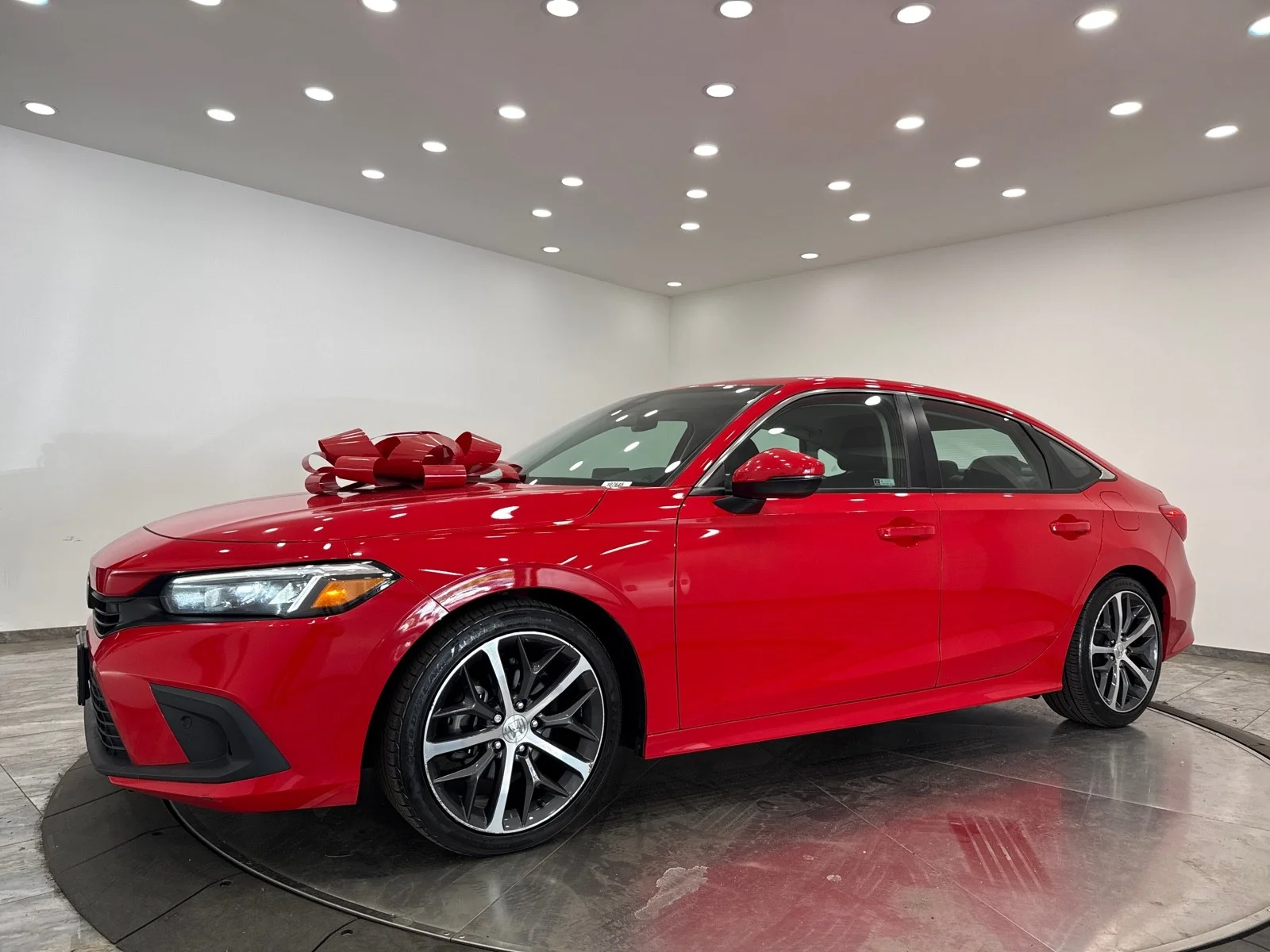 Used 2024 Rallye Red Honda Touring CVT image 3