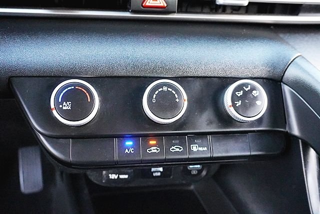 Used 2021 Gray Hyundai SE image 25