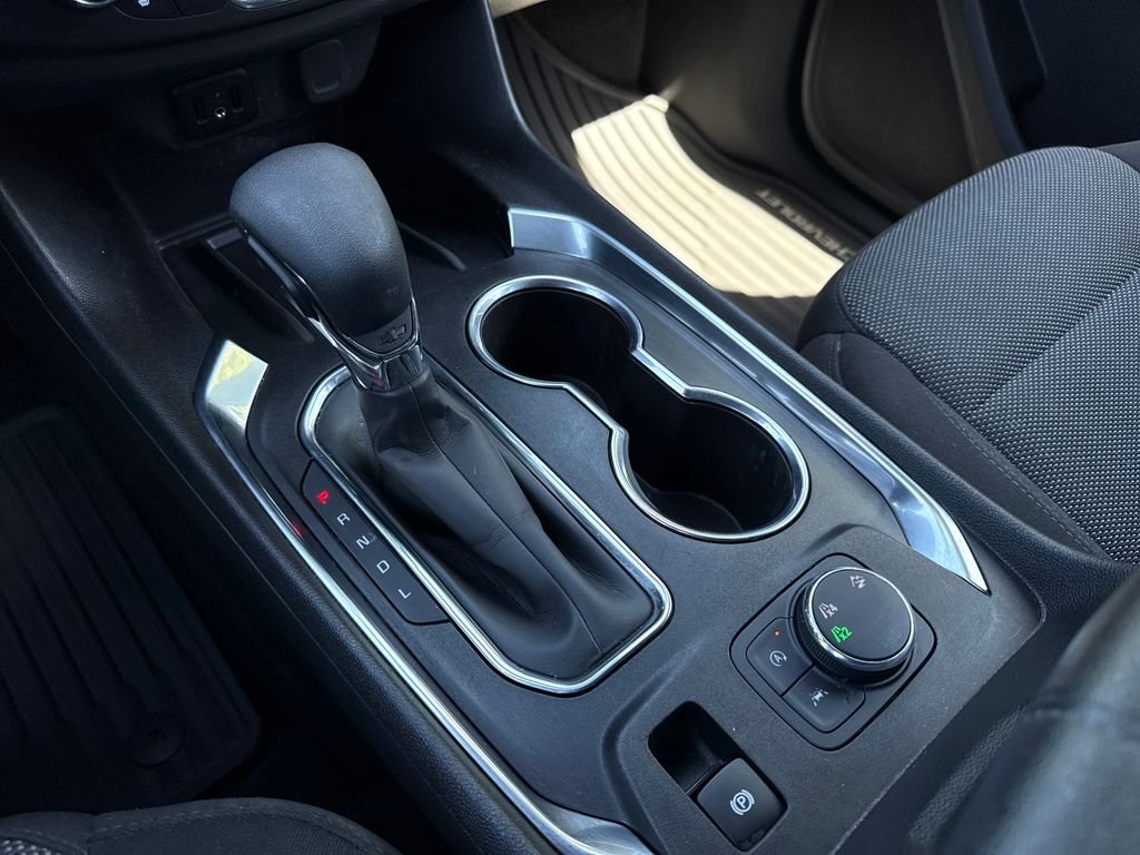 Used 2023 White Chevrolet LT image 17