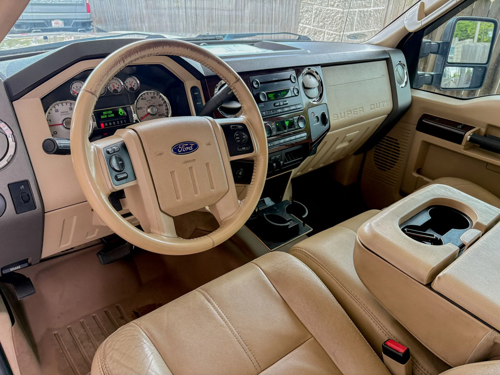 Used 2008 Gold Ford Lariat image 21