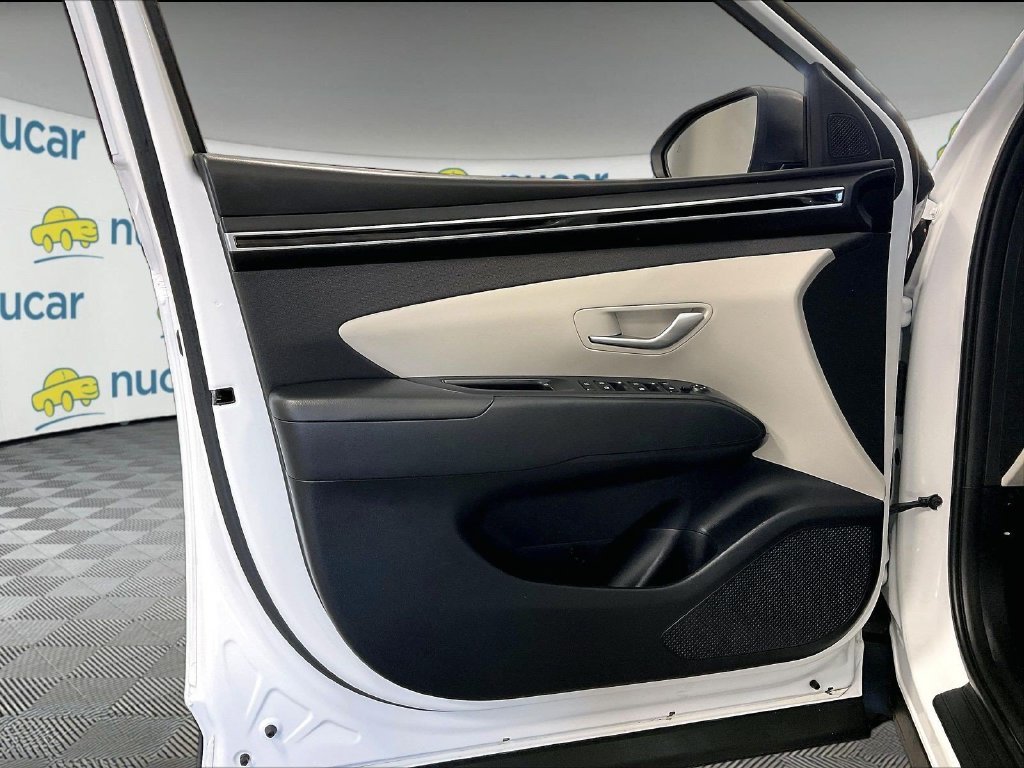 Used 2024 White Hyundai SEL image 9