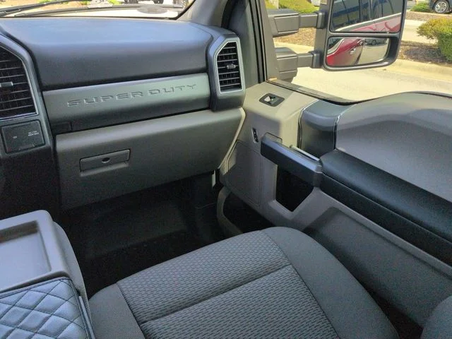 Used 2022 Red Ford XLT image 17