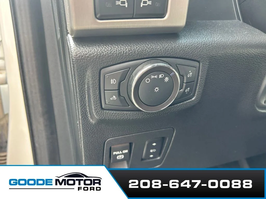 Used 2019 White Platinum Tri-Coat Metallic Ford Platinum image 9