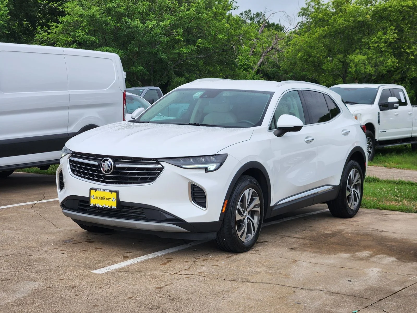 Used 2023 White Buick Essence image 3