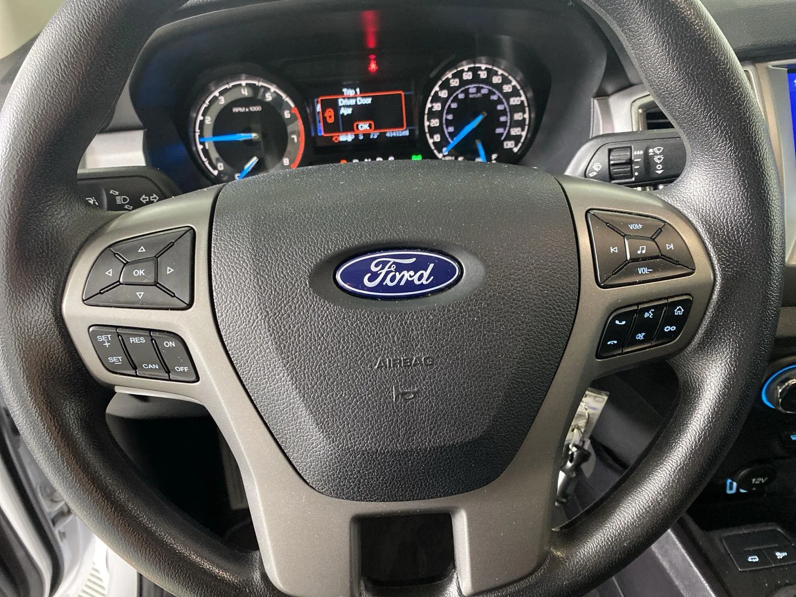 Used 2023 Oxford White Ford XLT image 22